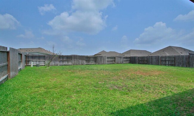 Building Photo - 20202 Creekdale Bend Dr