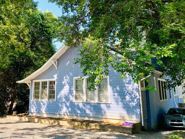 Building Photo - 414 Pittsboro St