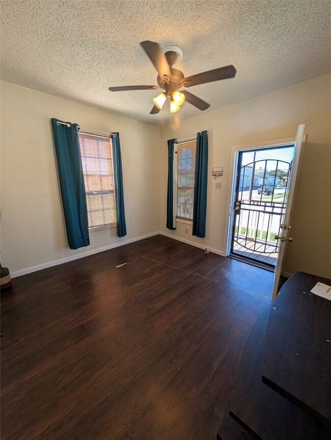 Building Photo - 1222 42nd St