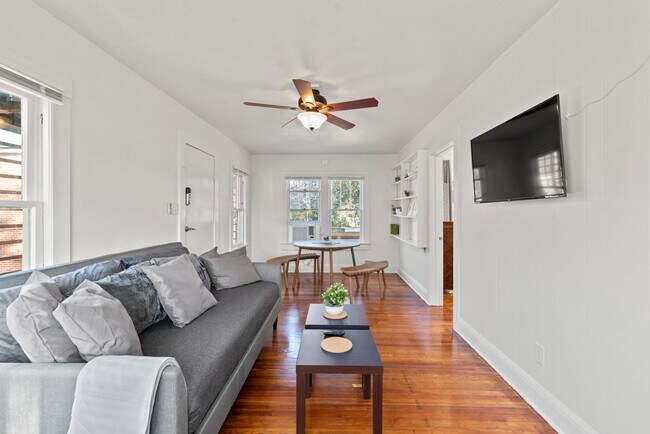 Building Photo - 2672 Post St