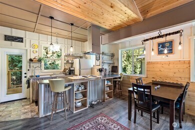 Building Photo - 1182 Hughes Ave