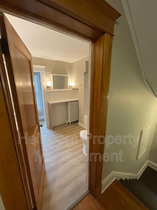 Building Photo - 601 Woodland Ave