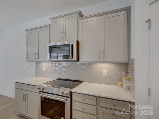 Building Photo - 13124 Rover St