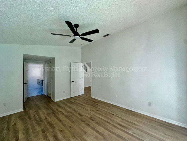 Building Photo - 3032 Bloomsbury Dr