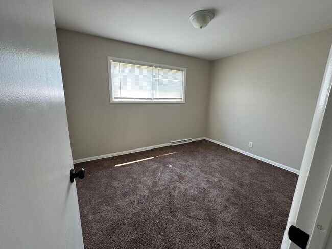 Building Photo - 9335 W Sheridan Ave