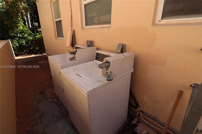 Building Photo - 835 83rd St