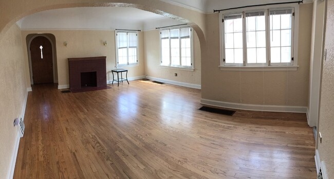 Building Photo - Ranch House for Rent