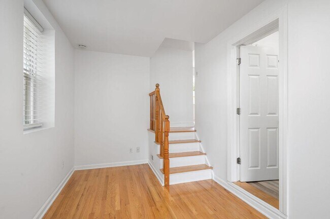 Building Photo - 82 Linden Ave