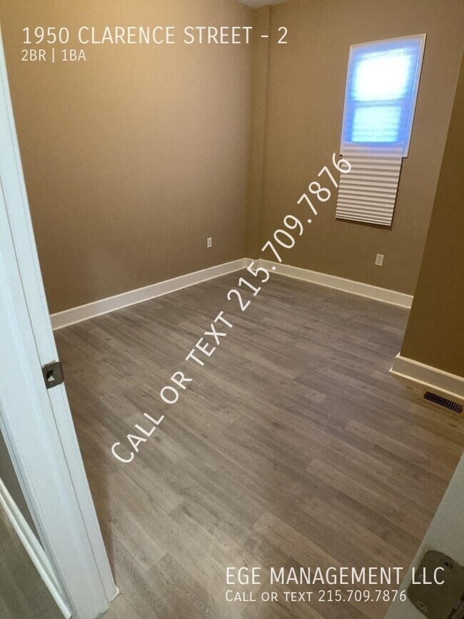 Building Photo - 1950 Clarence St