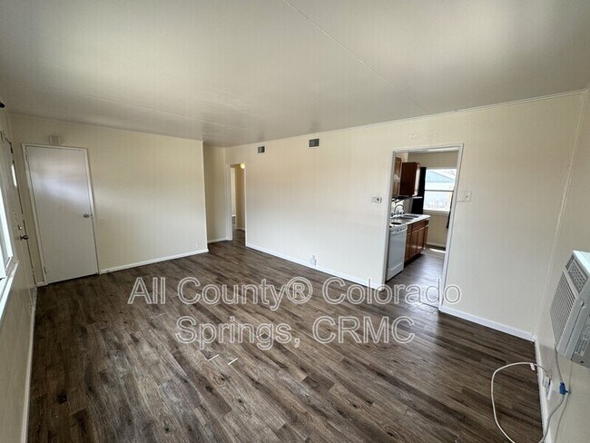 Building Photo - 607 Brookshire Ave