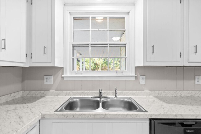 Building Photo - 3 Bedroom Home For Rent in St. Bethlehem A...