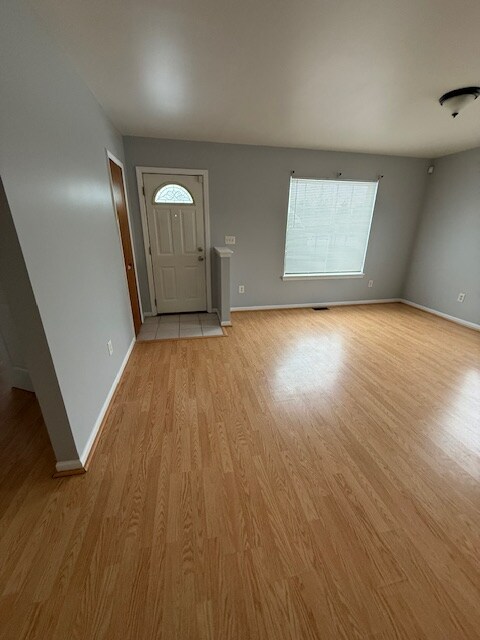 Building Photo - 28913 Annapolis Ave