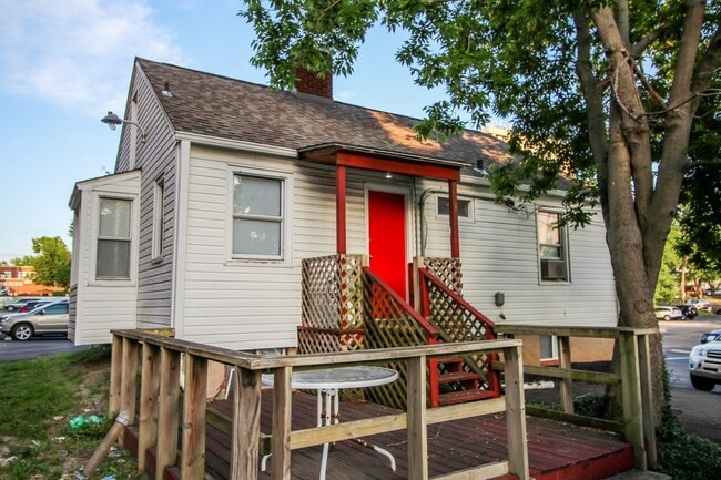 Building Photo - Downtown house off Hitt St!