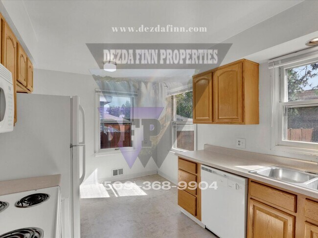 Building Photo - South Hill 3 bed/1 bath rancher with primo...