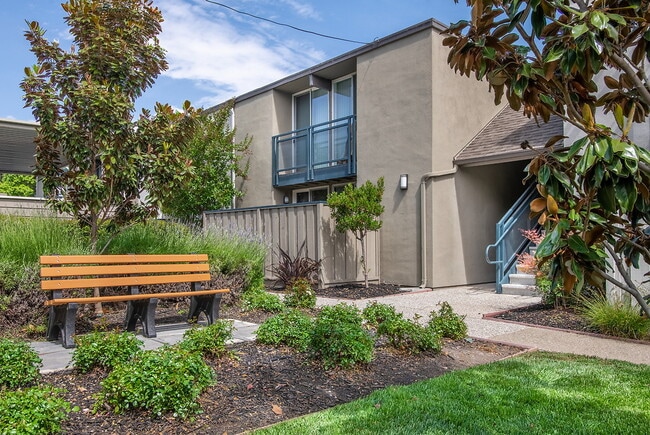 Building Photo - Reed Square