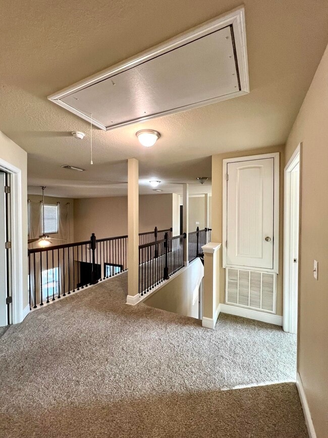 Building Photo - 68 Hemingway Ln