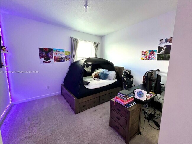 Building Photo - 9045 Zevon Ct