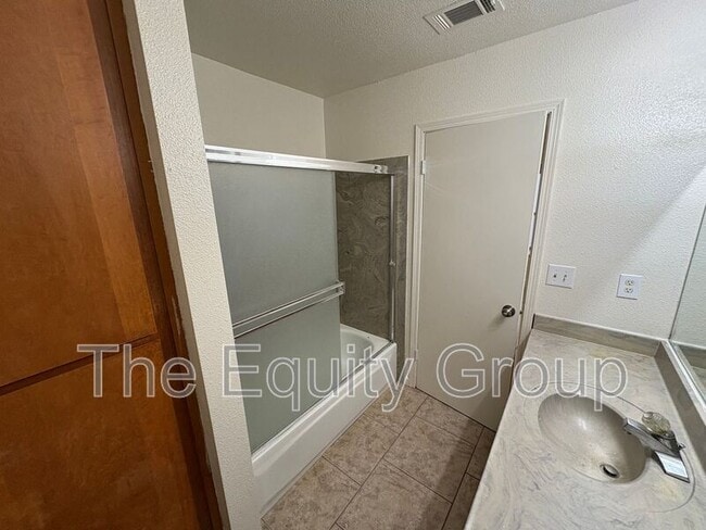 Building Photo - 1642 N Goddard St