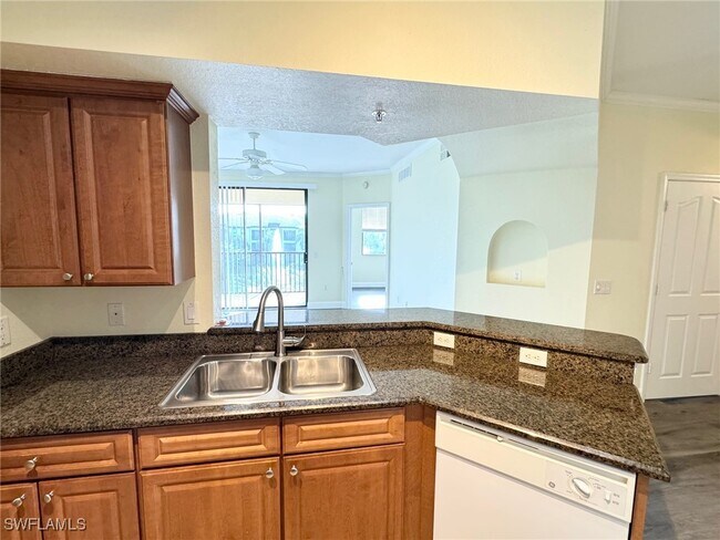 Building Photo - 12936 Violino Ln