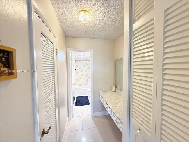 Building Photo - 8900 Washington St