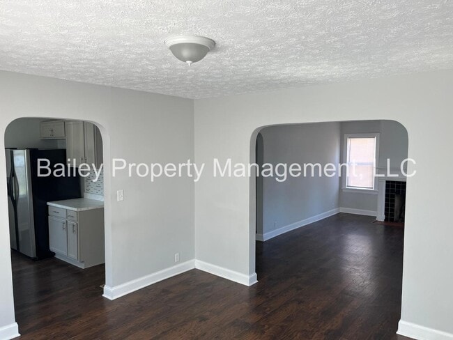 Building Photo - 5710 Barrett Ln