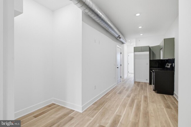 Building Photo - 349 N 62nd St