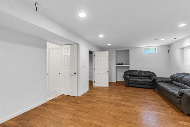 Building Photo - 22561 Howardsville Woods Ct