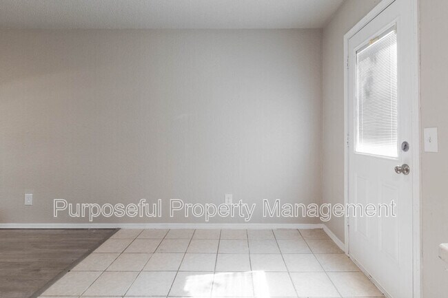 Building Photo - 313 Belmont Dr
