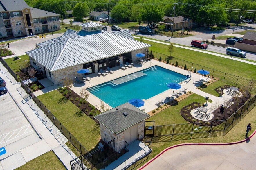 Building Photo - 2900 La Junta St