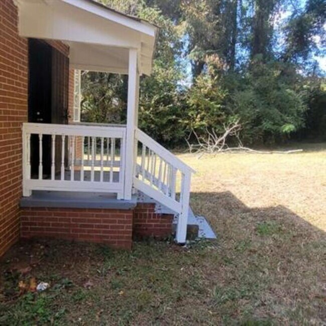 Building Photo - 303 Butler St