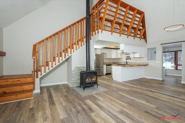 Building Photo - Enchanting Chalet-Style 3-bedroom, 2-bathroom Home!