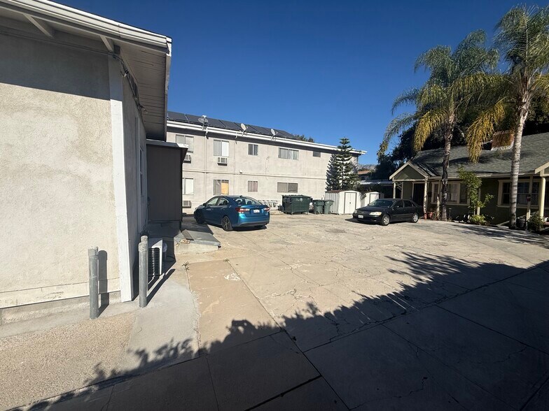 Building Photo - 396 N Mentor Ave