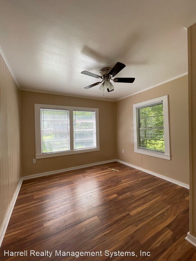 Building Photo - 2 br, 1 bath House - 2220 Ross Avenue