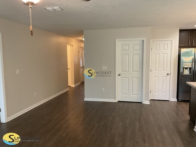 Building Photo - 7323 Richardson Rd