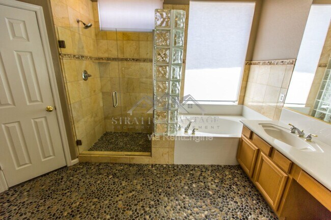 Building Photo - 26619 N 46th Pl