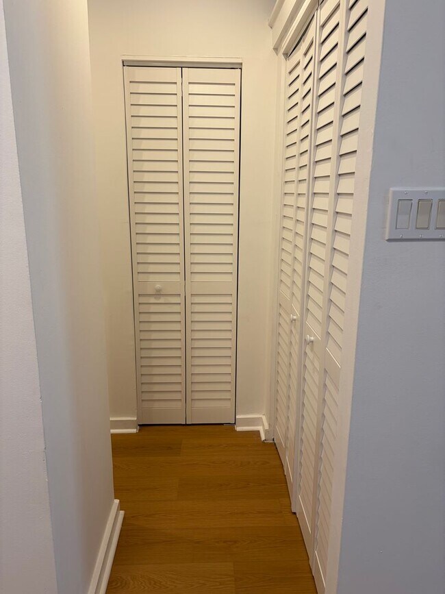 Building Photo - Welcome to Urban Elegance in the Heart of Historic Old City, Philadelphia