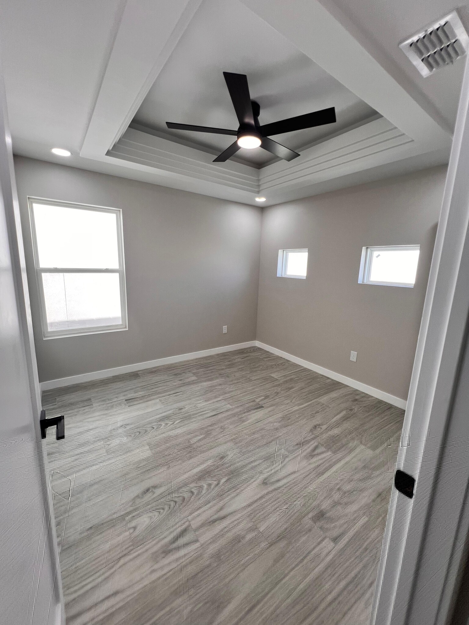 Building Photo - 2218 Corales St