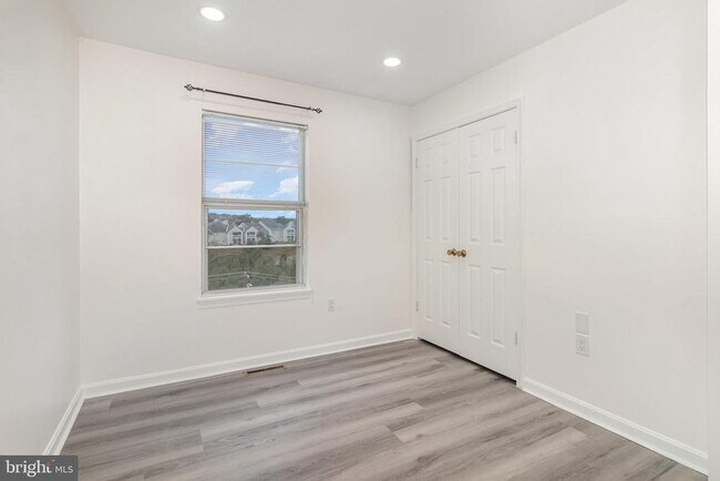 Building Photo - 6212 Spring Knoll Dr