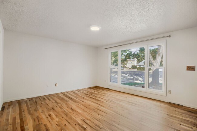 Building Photo - 4298 Sumac Ct