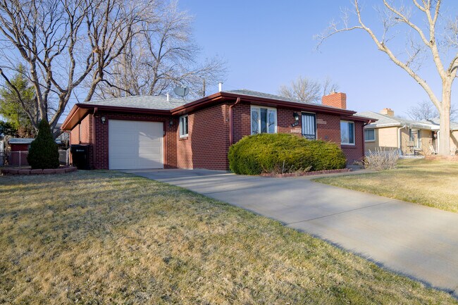 Building Photo - 6185 W 61st Ave