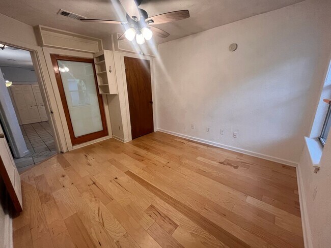 Building Photo - Charming North Campus Bungalow