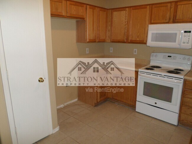 Building Photo - 7182 W Stella Ave