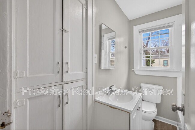 Building Photo - 108 Wright Ave