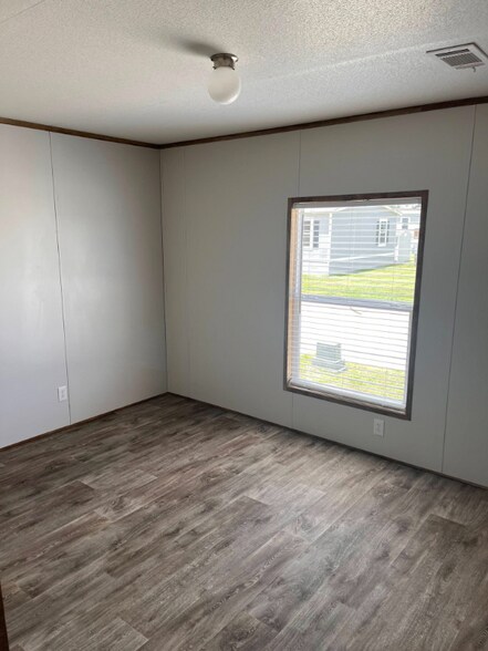 Building Photo - 10118 Falvey Lk Ln