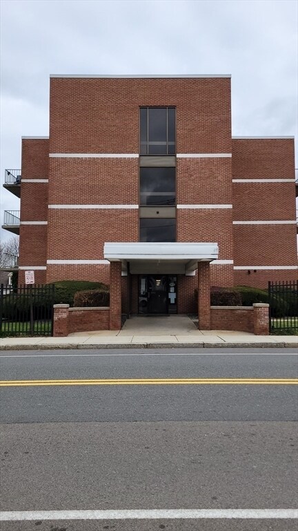 Primary Photo - 145 Pleasant St