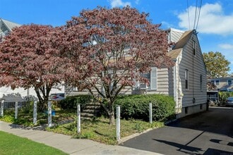 Building Photo - 80 Victory St