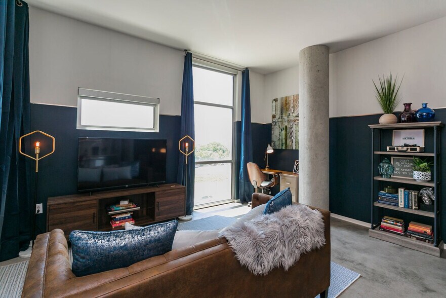Building Photo - 2115 Yeaman Pl