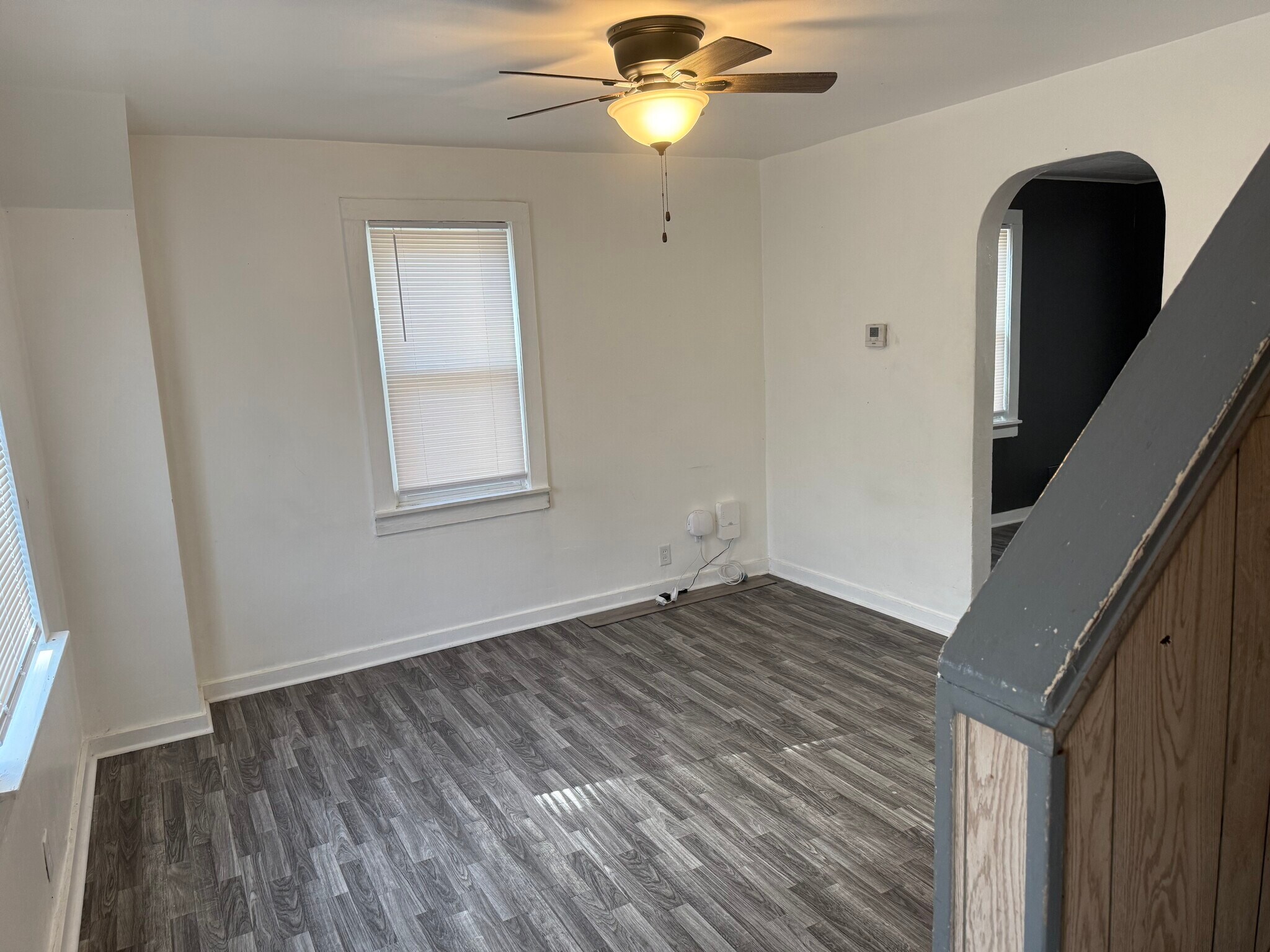 Building Photo - 518 E Vaile Ave