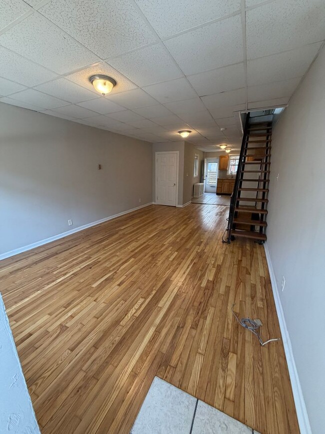 Building Photo - Move-In Ready 3BR/1BA South Philly Rowhome with In-Unit Laundry — 2 or 3BR Housing Choice Voucher...