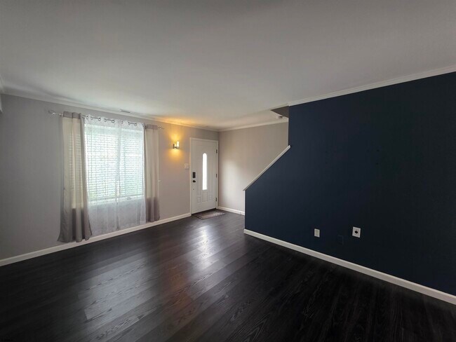 Building Photo - 2425 Arbor Ct
